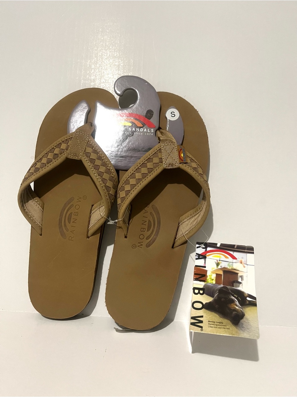 Rainbow Sandals Men’s The Bentley Luxury Leather Flip Flops.